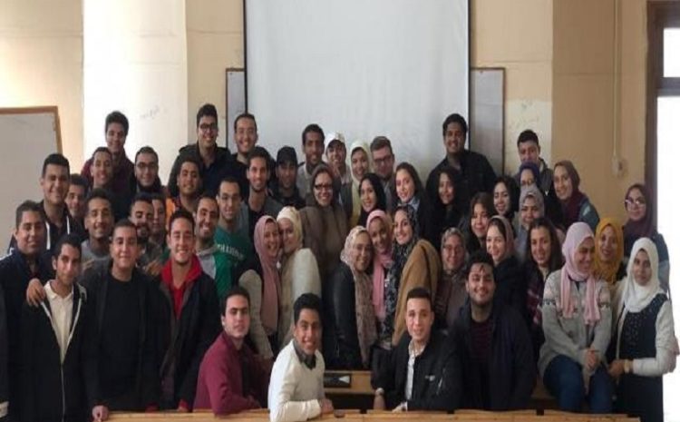  طلاب الإدارة والحاسبات بالجامعة المصرية الروسية ينفذون 20 مشروعاً فى التسويق.. بالفيديو