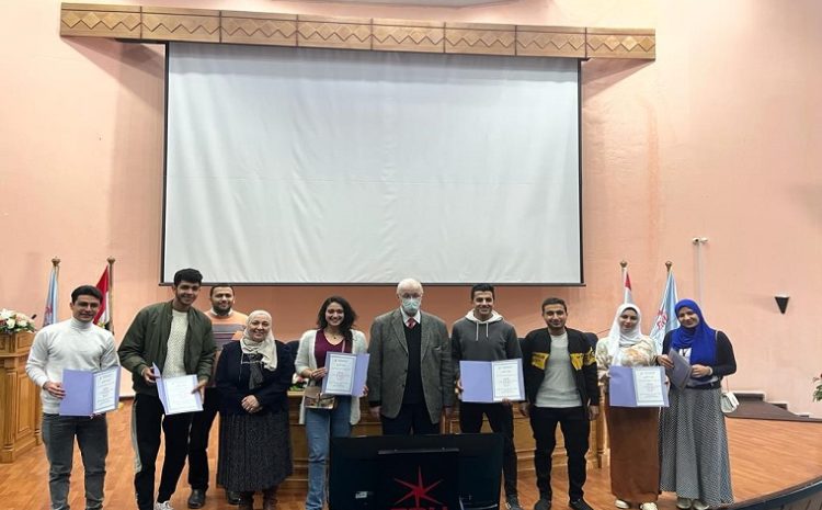  الجامعة المصرية الروسية تكرم طلاب برلمان الشباب بالجامعة