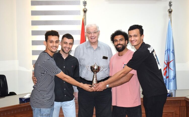 تكريم الطلاب الفائزين  فى الدورة الرمضانية لكرة القدم الخماسية بالجامعة المصرية الروسية