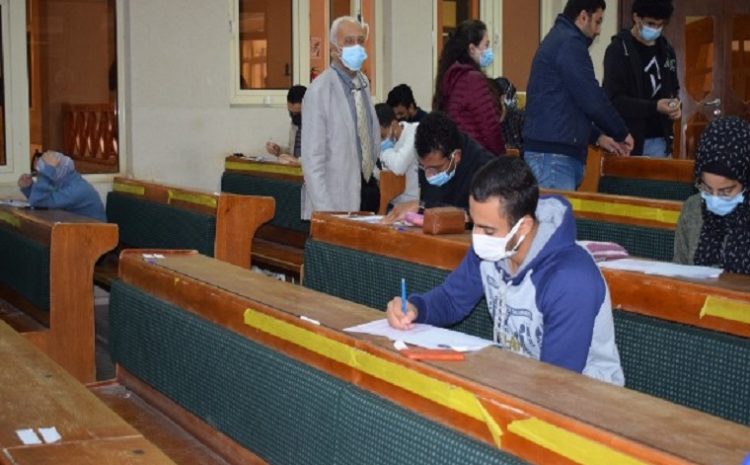  Dean of the Faculty of Oral and Dental Medicine at the Egyptian Russian University inspects the midterm exams and excludes the non – compliant students . Watch the video.