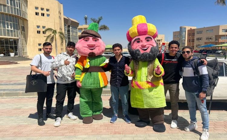  An exciting atmosphere for the students, and characters that are related to the holy month, taking some photos and distributing souvenirs on campus